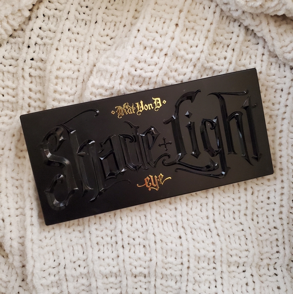 Kat Von D Shade and Light Eye palette
